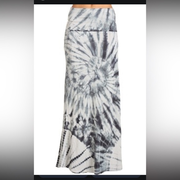 Billabong Tie-Dye Maxi Skirt in Mauve - Picture 11 of 11